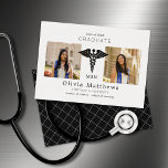 MSN Two Photo Enfermería White Black Insignia<br><div class="desc">Estos profesionales de 5" x 7" Master en invitaciones de Enfermería presentan una insignia médica blanca (Caduceus Rod-of Asclepius) en el centro con marcadores de posición para dos de tus fotos favoritas sobre un fondo blanco con letras negras.</div>