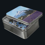 Mt Hood Lavender Fields Jigsaw Puzzle<br><div class="desc">Campos de lavanda en el río Hood,  Oregón con Mt Hood en el fondo. Foto © 2020 Alyssa Ernst</div>