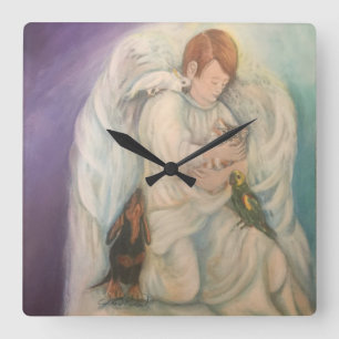 Muchacho del ángel de guarda con el reloj de pared
