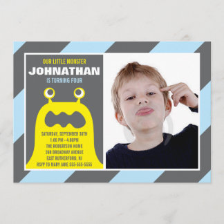 Muchacho lindo de la invitación del monstruo