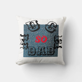 MUCHO PAPÁ -NEGRO-ROJO-AZUL- COJÍN DECORATIVO