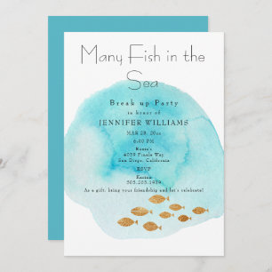 Muchos peces en el mar rompen la invitación a la f