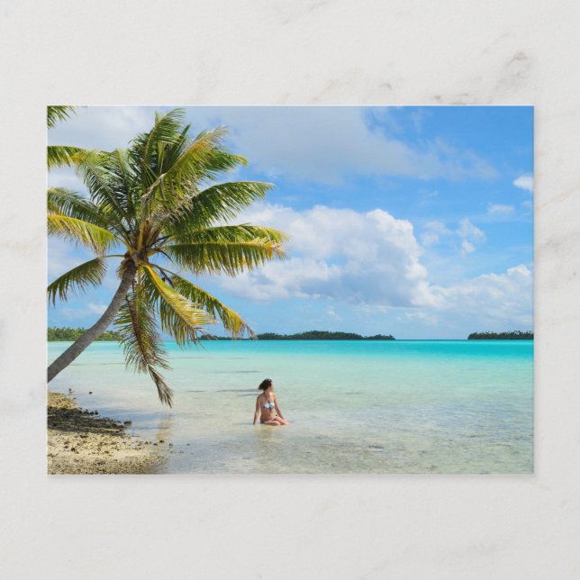 Mujer bajo una palmera en la postal del Pacífico (Anverso)