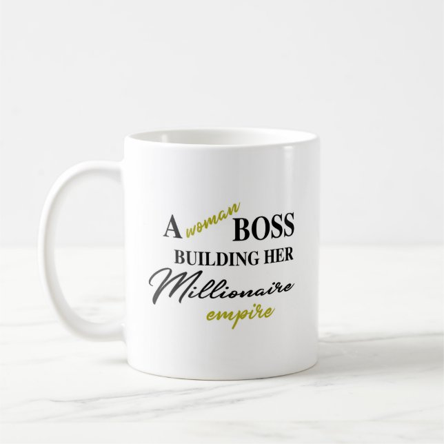 Mujer Boss que construye su propia taza del (Izquierda)