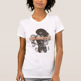 Mujer con camiseta de afro y leopardo