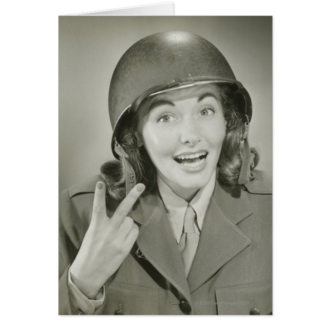 Mujer con casco de ejército (Frente)