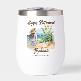 Mujer elegante tema de playa de retiro femenino