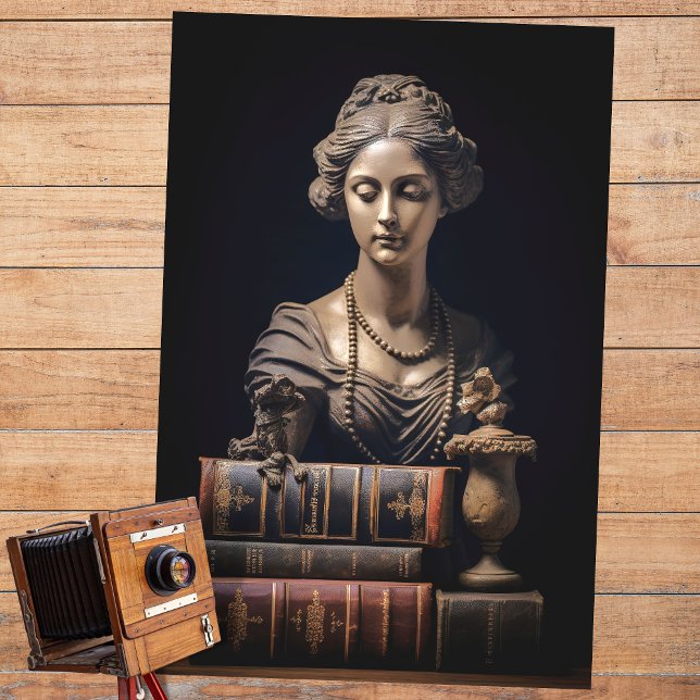 Mujer en piedra con libros de papel de 2 páginas (Subido por el creador)