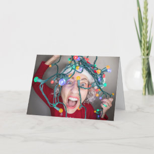 Mujer Feliz Navidad Con Luces Enredadas