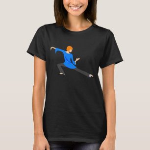 Mujer haciendo tai chi o camiseta de yoga