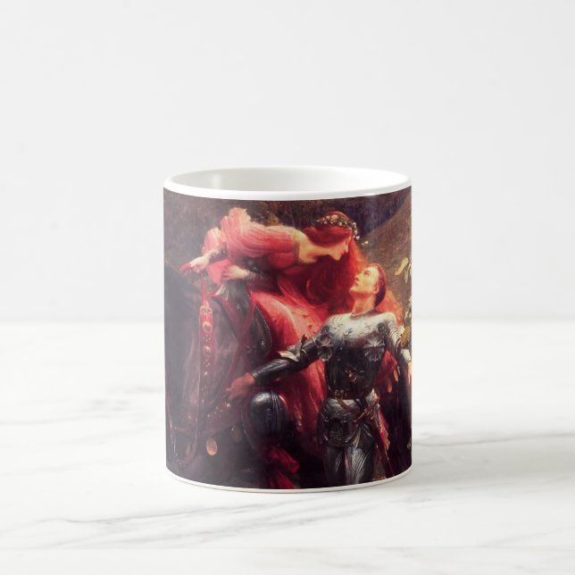 Mujer hermosa sin la taza de la misericordia (Centro)
