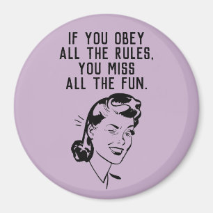 Mujer imán que rompe reglas retro