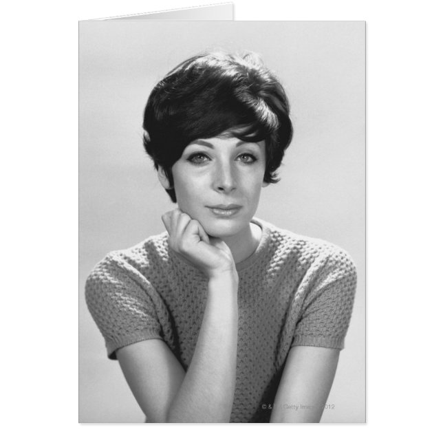 Mujer Posando (Frente)