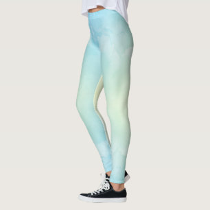 Mujer que lleva leggings azul claro de cintura alt