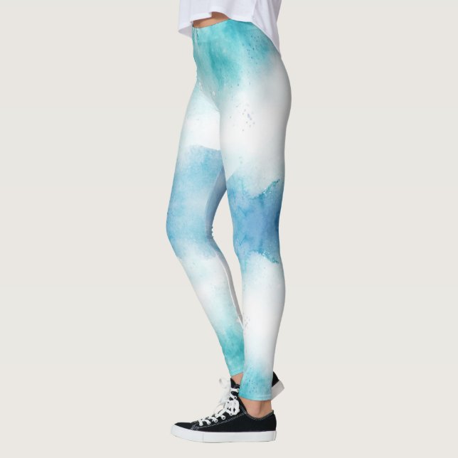 Mujer que lleva leggings con un efecto de acuarela (Izquierda)