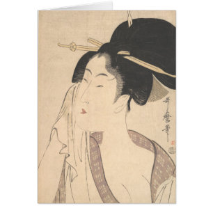 Mujer que se relaja después de su baño