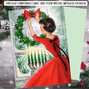 Mujer Retro de Rojo con Corona de Navidad