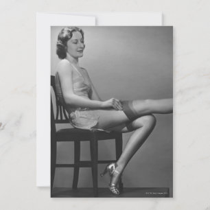 Mujer sentada en la silla