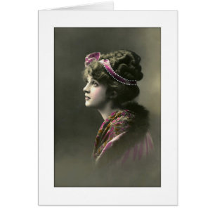 Mujer victoriana con expresión esperanzadora