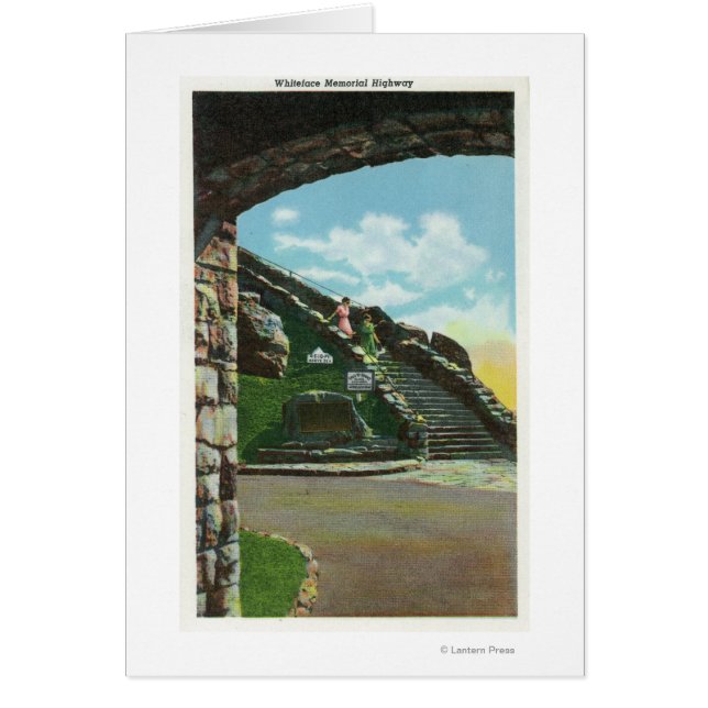 Mujeres bajando escaleras desde la Cumbre (Frente)
