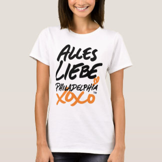 Mujeres con Love en camiseta alemana