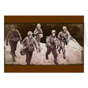 Mujeres en el engranaje WWII del combate