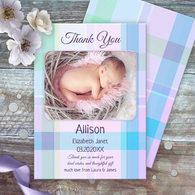 Multicolor Pastel Tapado Bebé Foto Gracias Tarjeta (Gender neutral baby Thank You card with a photo of your own baby on a multicolored pastel plaid)
