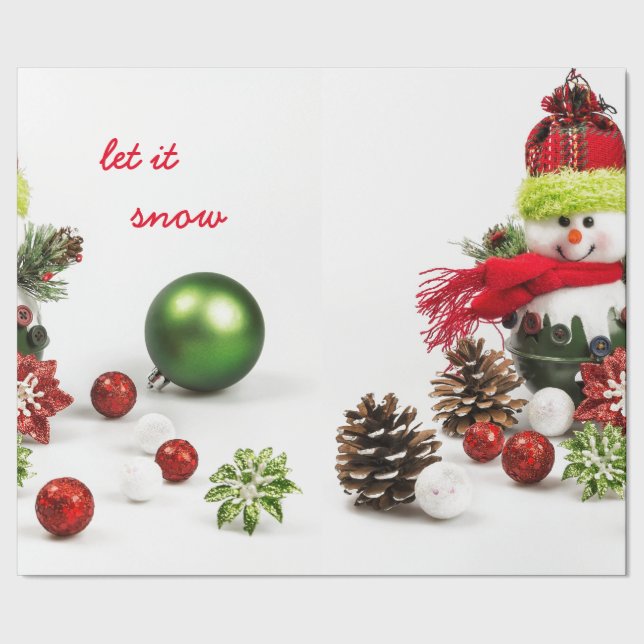 Muñeco de nieve con las chucherías y el papel de (Costura)