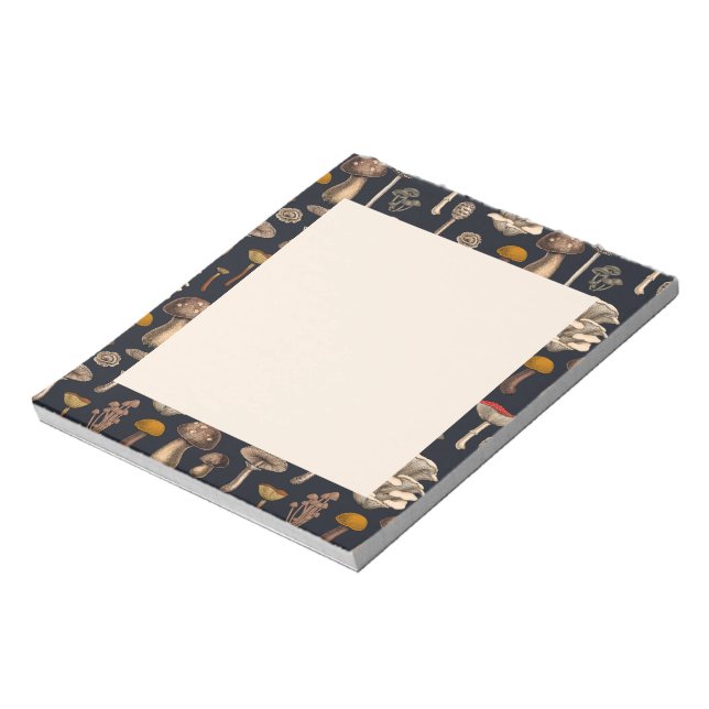 Mushrooms salvajes en bloc de notas negro de grafi (Lado Izquierdo)