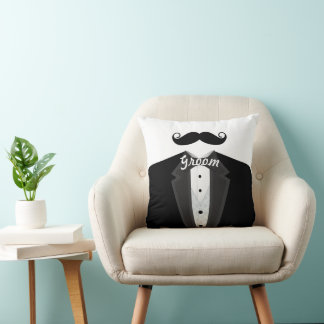Mustache de Groom: almohada negra de corbata de Tu