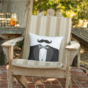 Mustache de Groom: almohada negra de corbata de Tu