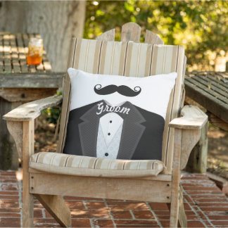 Mustache de Groom: almohada negra de corbata de Tu