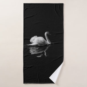 MUTE SWAN EN FOTOGRAFÍA DE BAJA LUZ