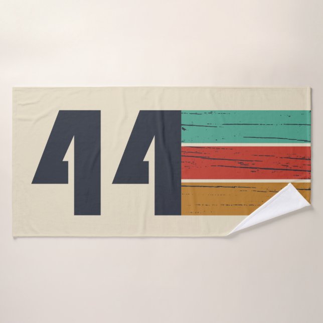 nacido en 1944, cumpleaños vintage (Toalla de baño)