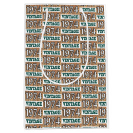 Nacido en 1974 con una bolsa de regalo