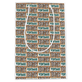 Nacido en 1976 con una bolsa de regalo