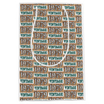 Nacido en 1979 con una bolsa de regalo