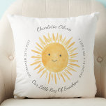 Nacimiento Estadísticas Cojín decorativo Sunshine<br><div class="desc">Esta bonita almohada de bebé tiene un sol de color amarillo sonriente. Fácilmente personalizable con el nombre del bebé y estadísticas de nacimiento hace un regalo excelente para un bebé recién nacido. Acuarela original © Michele Davies.</div>