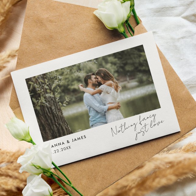 “Nada sofisticado, solo amor” Anuncio Moderno (Minimalist Simple Elopement Announcement)