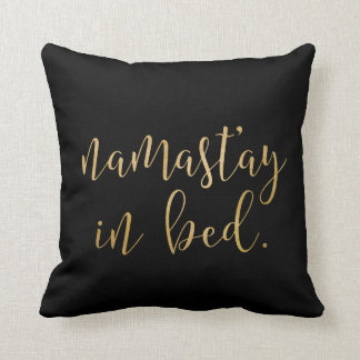 Namastay en cama - oro y negro - almohada