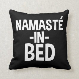 Namaste divertido en almohada de cama
