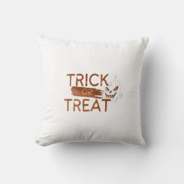 Naranja Cojín decorativo simple de truco o amenaza