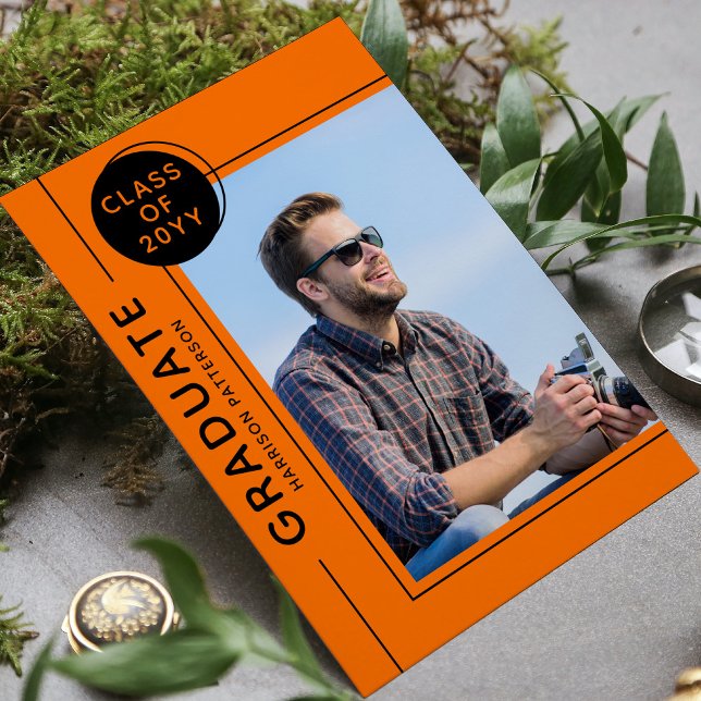 Naranja de escritura moderna de la fiesta de gradu (Subido por el creador)
