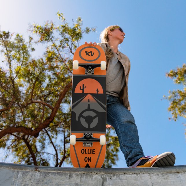 Naranja Guay/Blk Monogramado Skateboard "Ollie On" (Exterior 1)