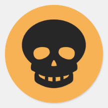 Naranja Pegatina redondo clásico de cráneo negro