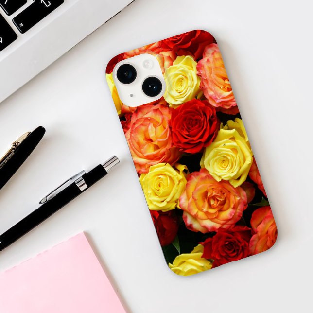 Naranja rojo amarillo Rosas iPhone 14 Funda (Subido por el creador)