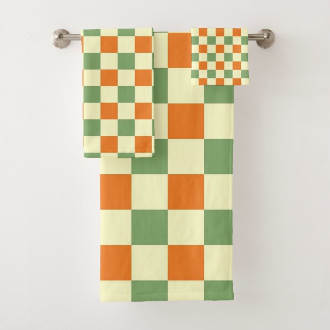 Naranja Verde Brown Checkered Gingham Pattern (In situ)