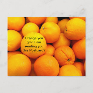 Naranjas con tarjeta postal y divertida tarjeta de