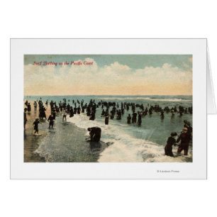 Natación de CaliforniaCrowds en la Costa del