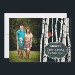 Navidad de encargo de la foto de los árboles de<br><div class="desc">La tarjeta de felicitación plana elegante del navidad del estilo, con una fotografía de encargo, en el lado izquierdo, y los gráficos del blanco rasparon árboles de abedul, a la izquierda. Las solas percas cardinales rojas en una de las ramas de árbol y de un vintage que miran la placa...</div>